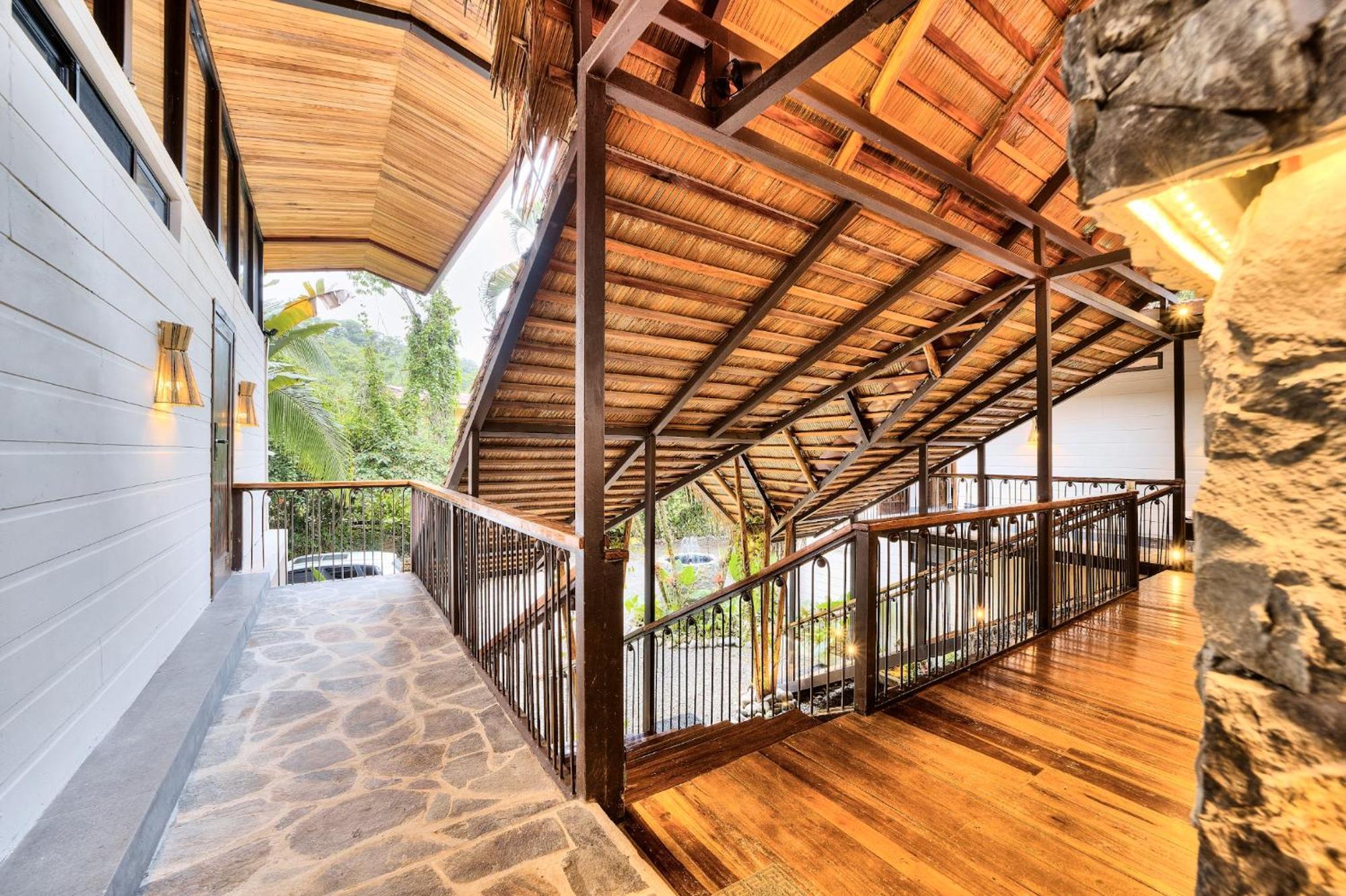 Conga Boutique Hotel Puerto Viejo de Talamanca Zewnętrze zdjęcie